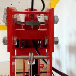 Pressa idraulica da 50 tonnellate.