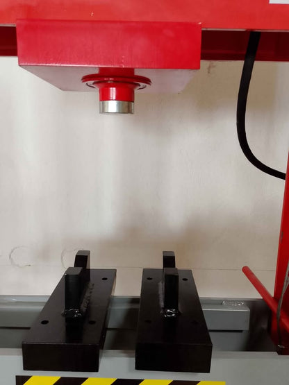 Pressa idraulica da 75 tonnellate