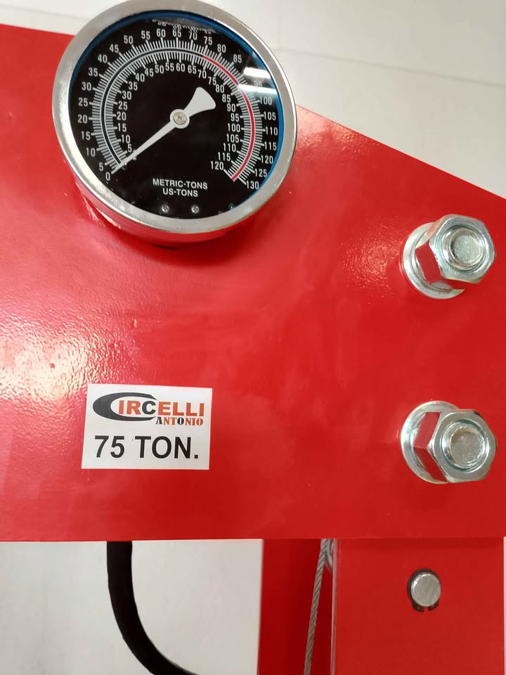 Pressa idraulica da 75 tonnellate