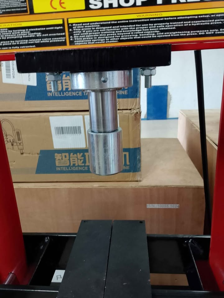 Pressa Idraulica  manuale da banco 10 Tonnellate