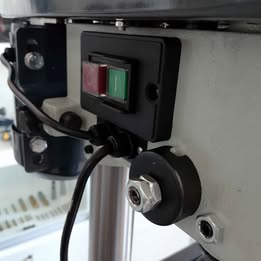 Trapano da banco a colonna con trasmissione a cinghia 16mm