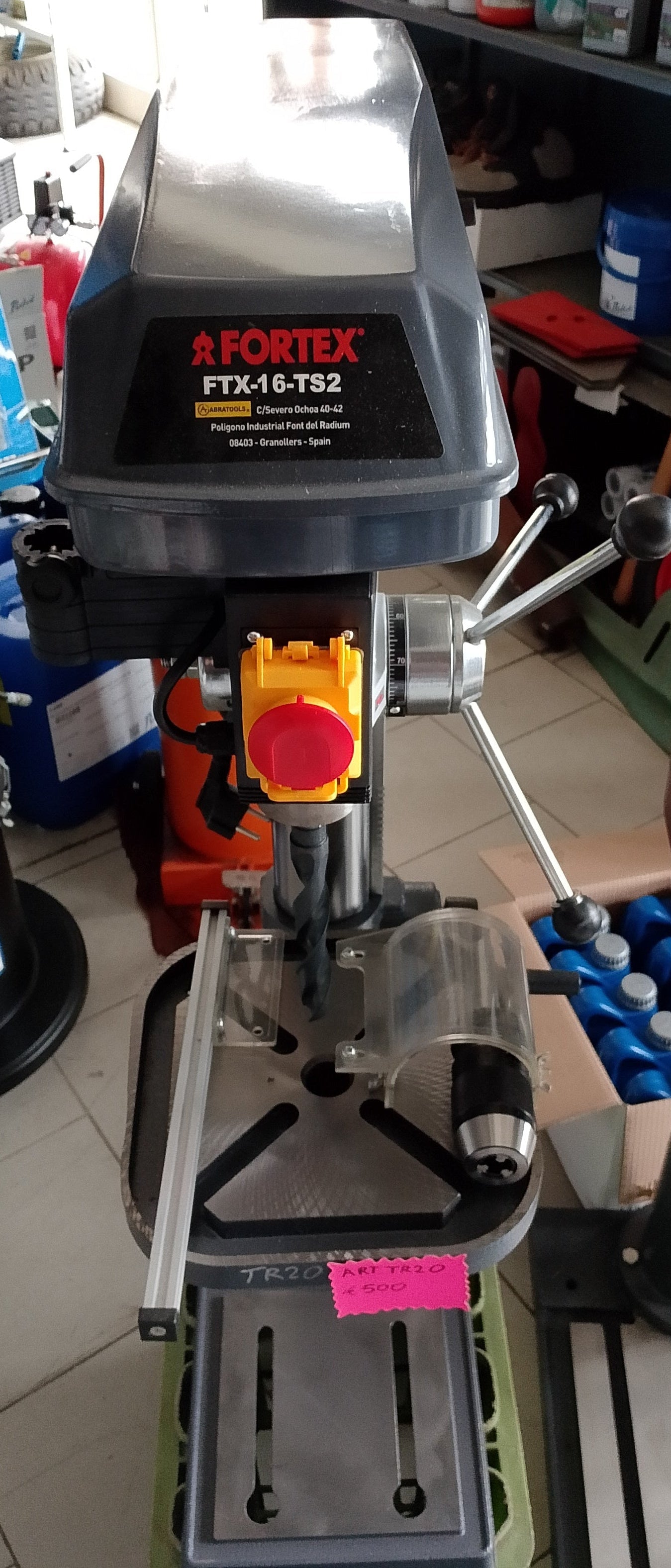 Trapano da banco a colonna con trasmissione a cinghia