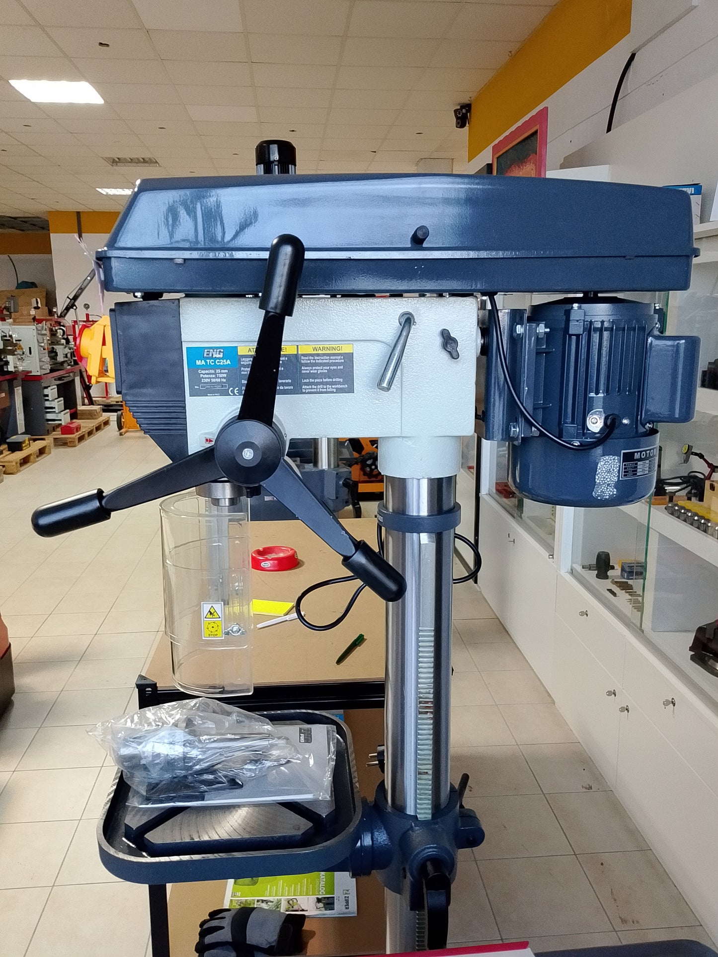 Trapano a colonna Trapano a colonna con trasmissione a cinghia 25mm