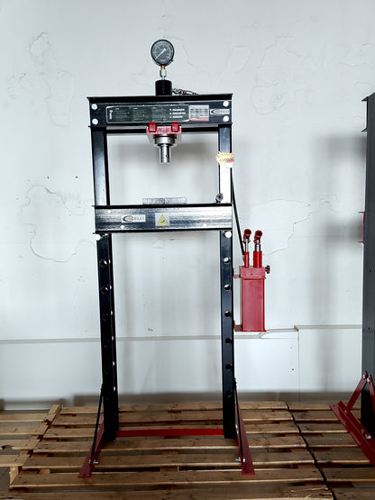 Pressa idraulica da 20 tonnellate, pistone mobile e pompa a 2 velocità.