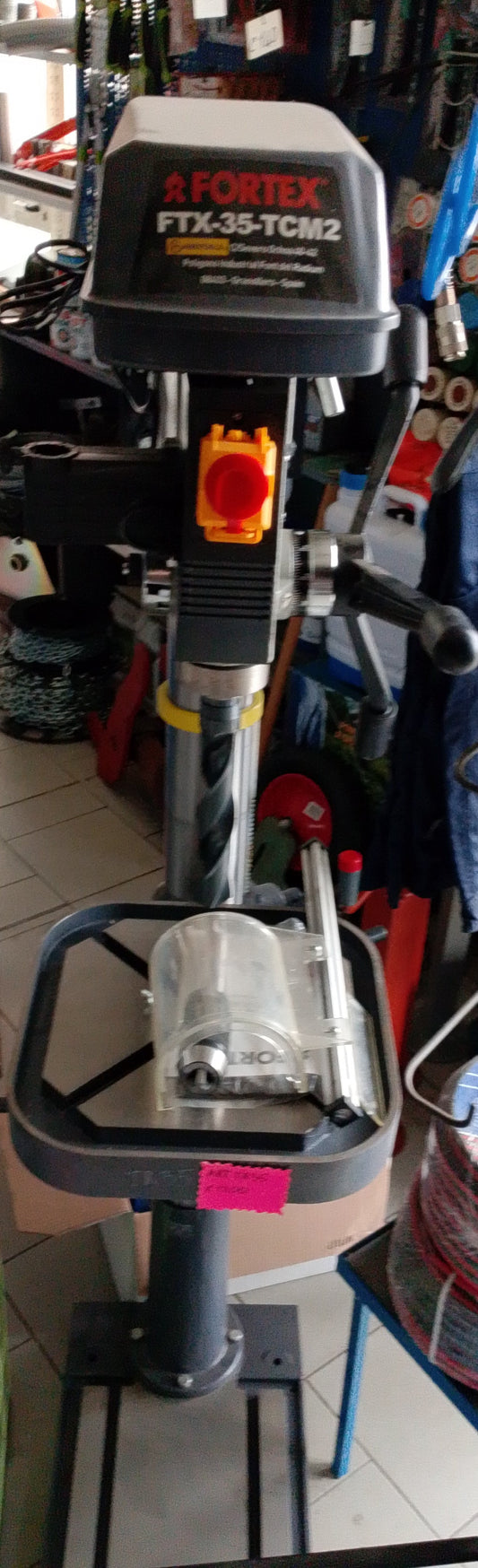 Trapano a colonna con trasmissione a cinghia